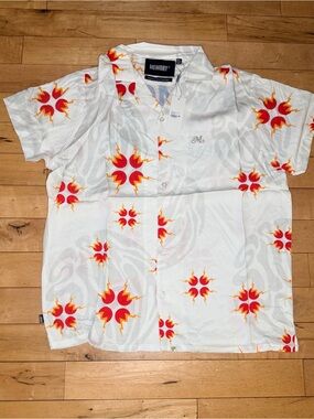 Memory Lane White Sunburst
Button Down Shirt sz XL